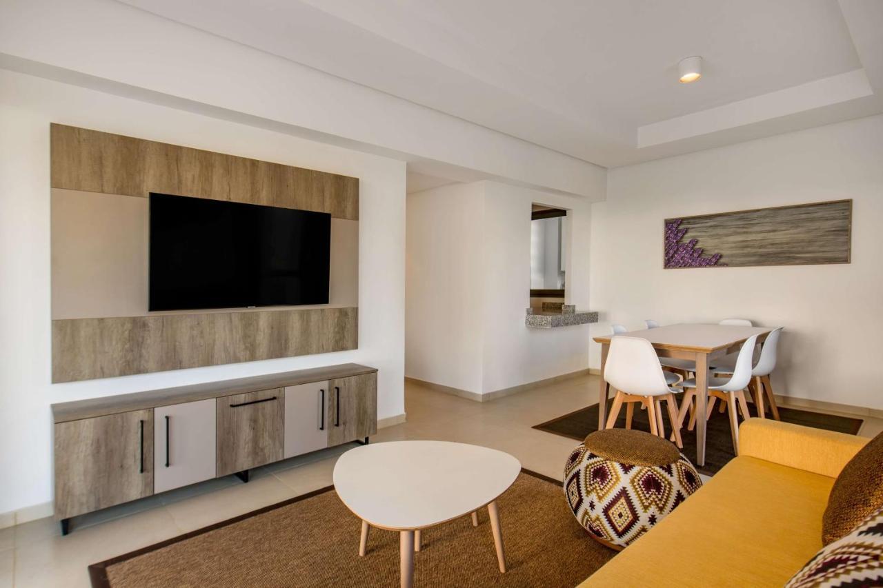Radisson Blu Residences อัลฮอเคม่า ภายนอก รูปภาพ